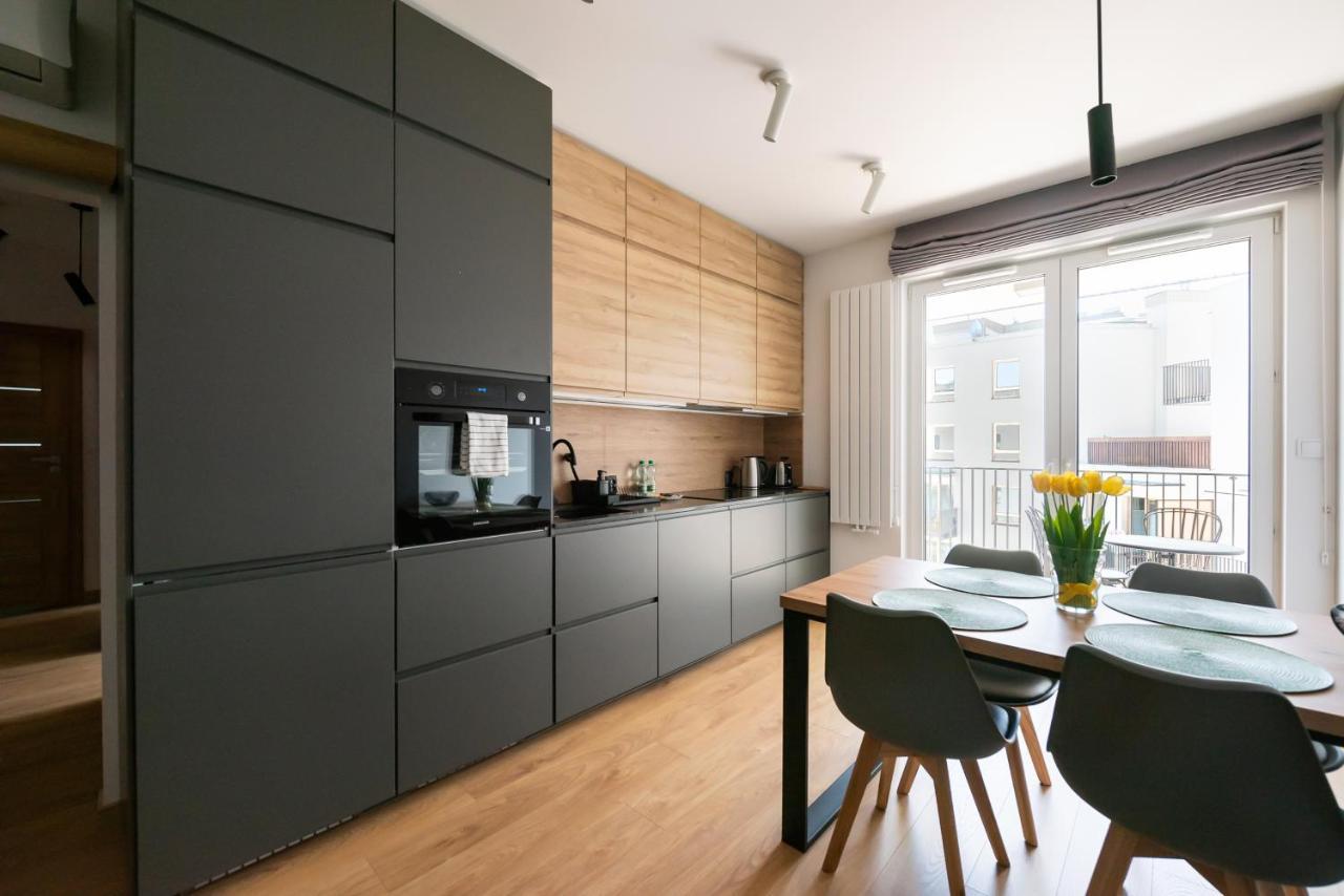 ורשה Wola Skwer Happy Apartment מראה חיצוני תמונה